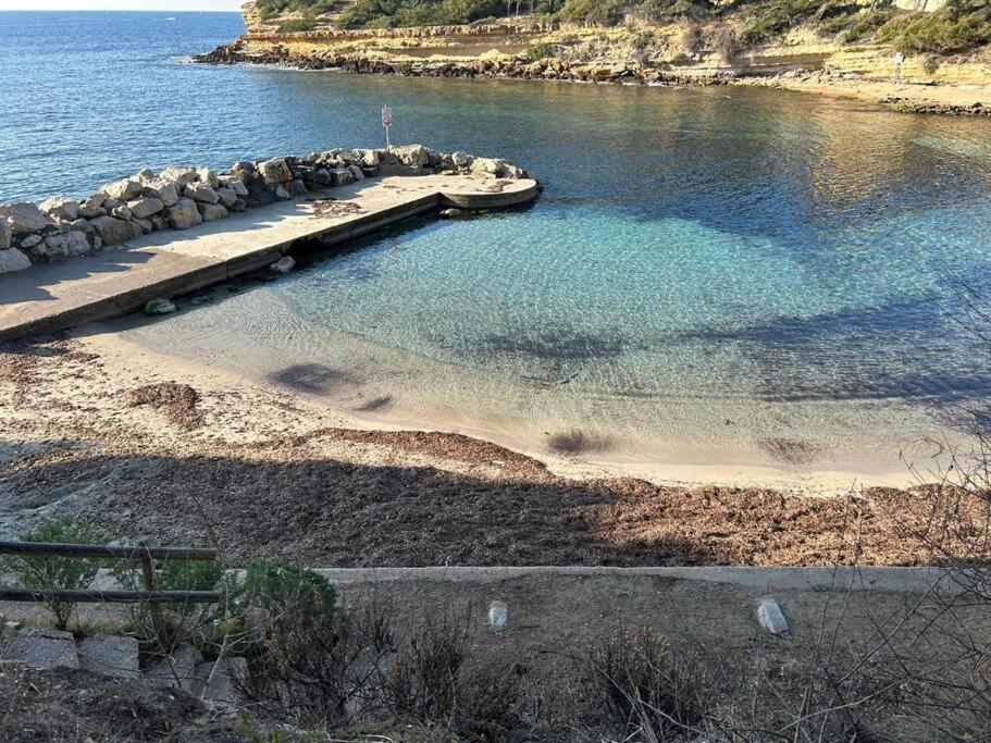 Villa Pieds Dans L'Eau Карри-ле-Руэ Экстерьер фото